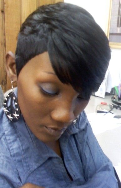 Short Wig Hairstyles For Black Women with fringe