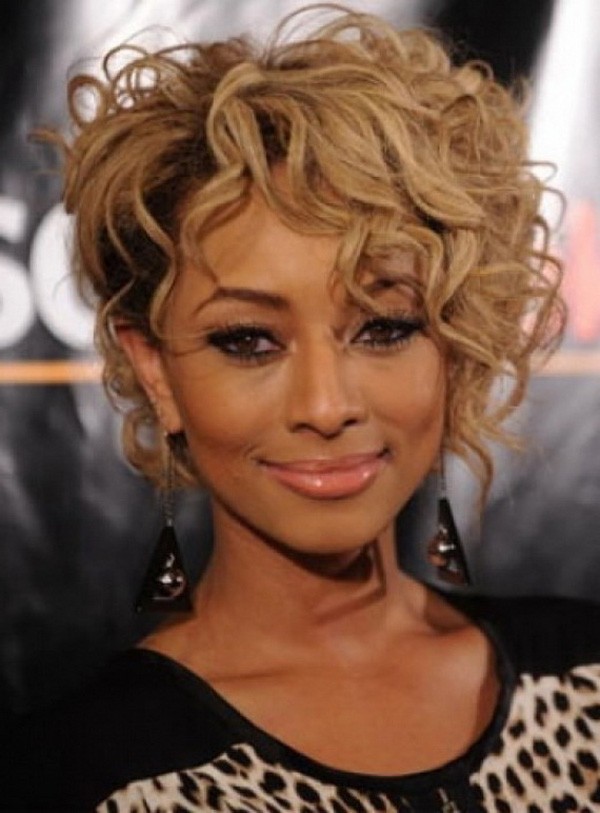 BEST SHORT BLONDE CURLY HAIRSTYLE FOR BLACK WOMEN