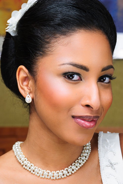 Best Oval face Wedding Hairstyle for Black Women