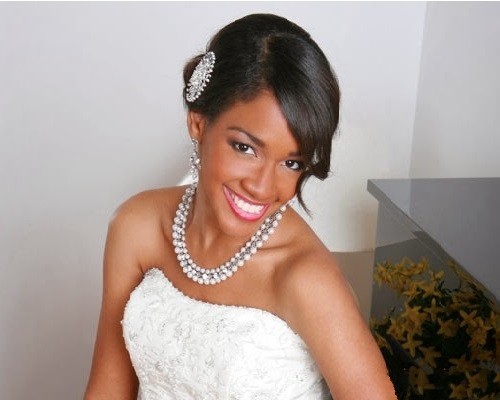 Best Wedding Hairstyle with side push for Black Women