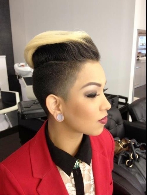Captivating short Mohawk blonde haircut with highlights African American