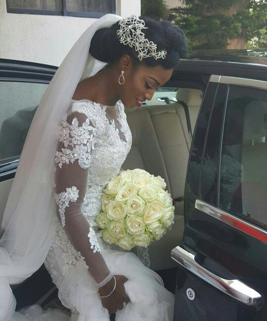 interesting-wedding-natural-hair-with-wide-tiara