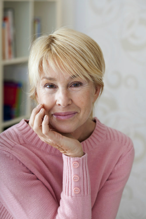 BLONDE SHORT HAIRCUTS FOR WOMEN OVER 50